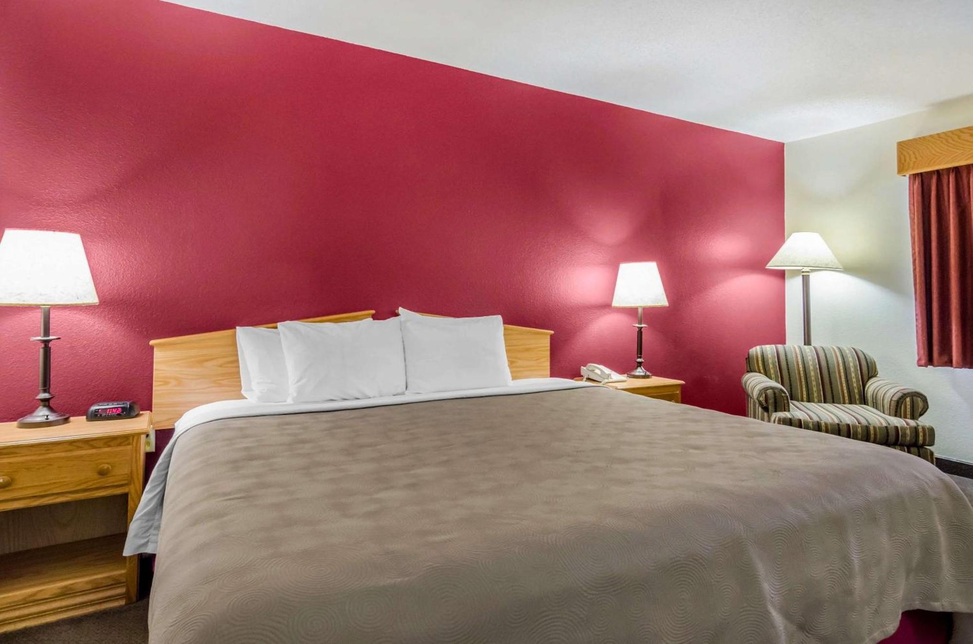 Rodeway Inn Hesston Luaran gambar