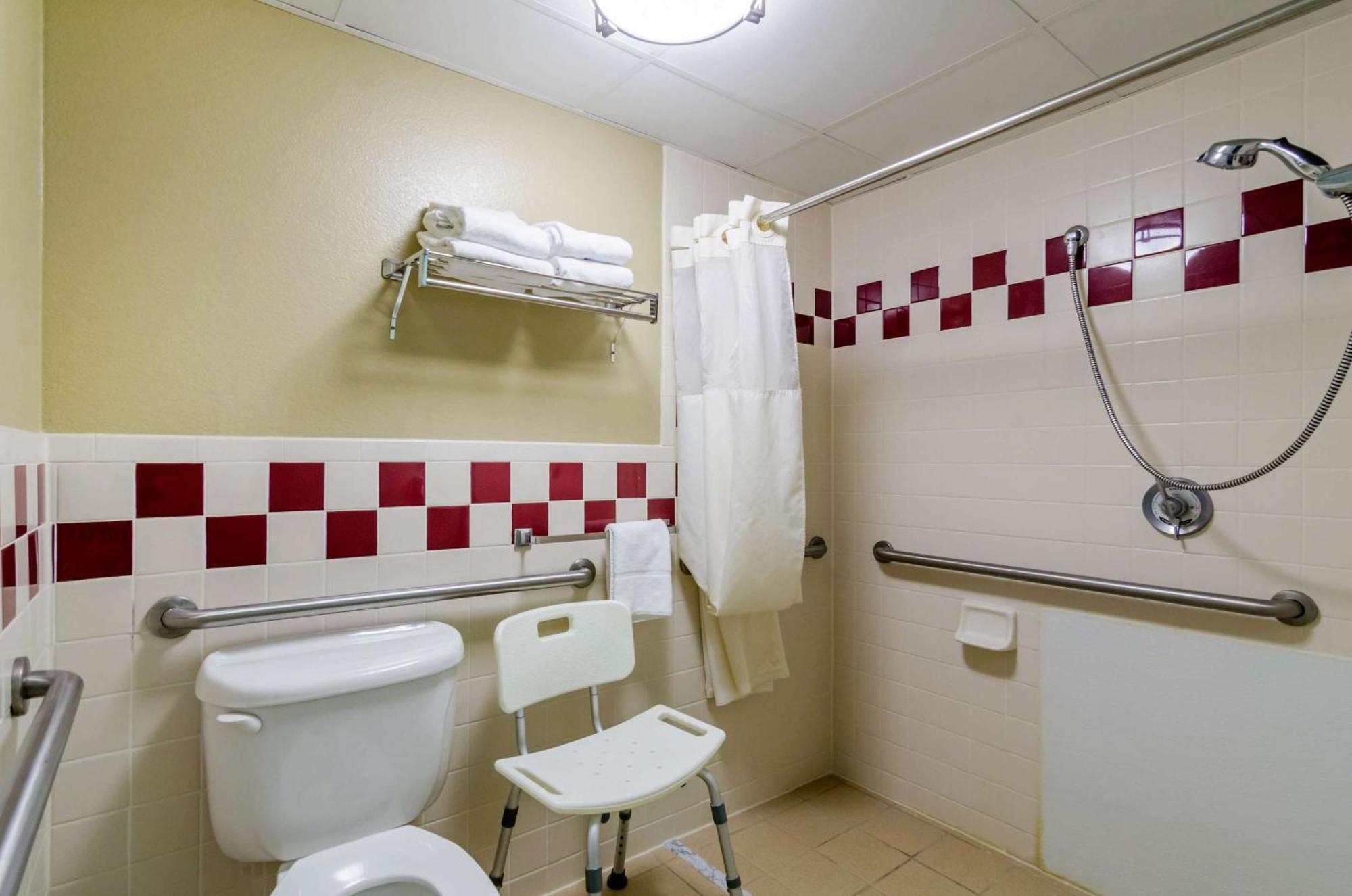 Rodeway Inn Hesston Luaran gambar