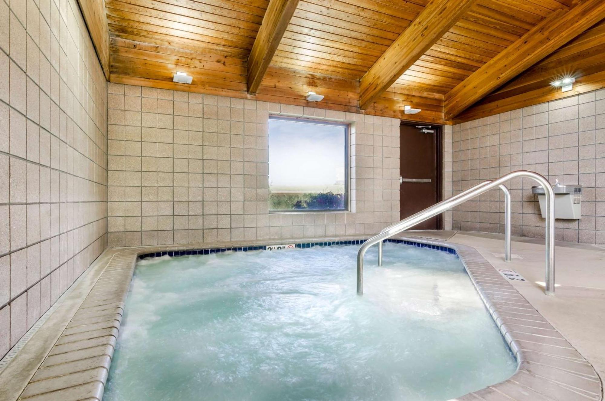 Rodeway Inn Hesston Luaran gambar