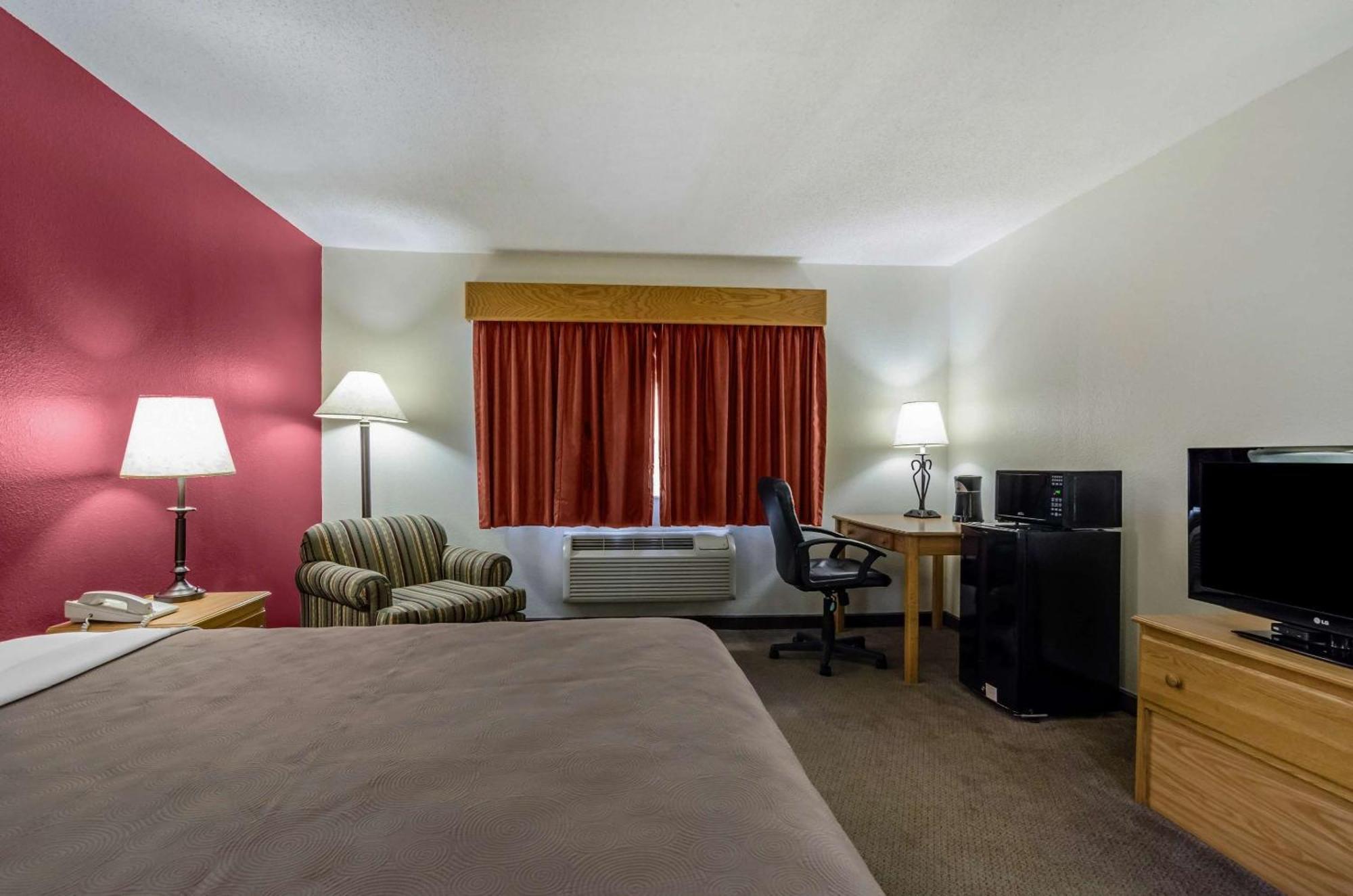 Rodeway Inn Hesston Luaran gambar