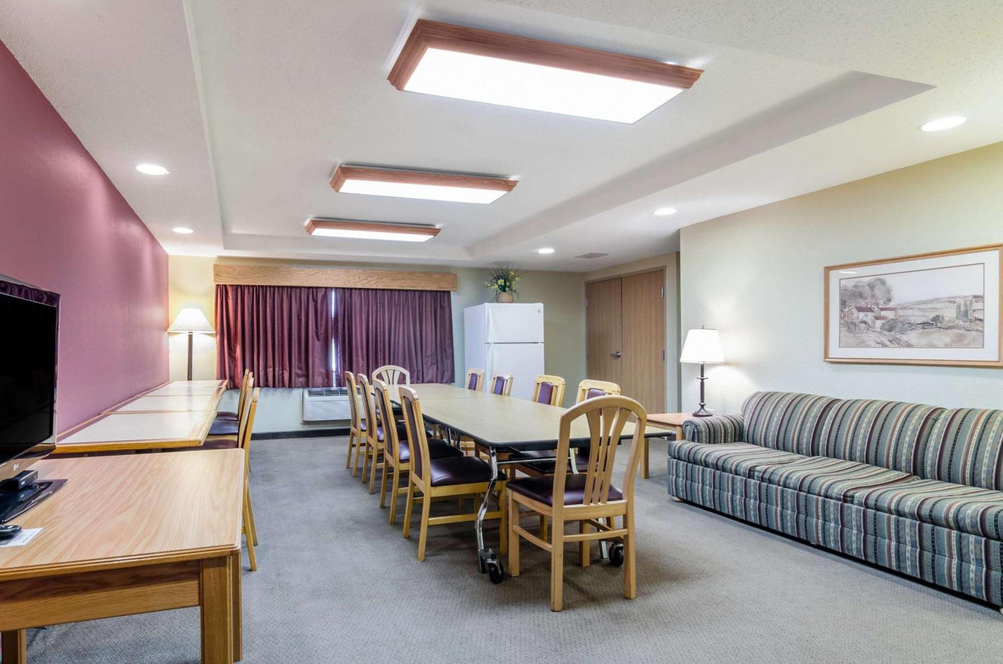 Rodeway Inn Hesston Luaran gambar